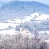 Wie hier rund um die Wallfahrtskirche Maria Limbach in den Haßbergen fiel in ganz Unterfranken am Mittwochmorgen viel Schnee.