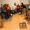 Geschäftige Runde im Familienzentrum "Komm". Dort hat die Creglinger Spinnstube nach der Corona-Pause eine neue Heimat gefunden. 