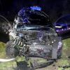 Der VW Golf hatte nach dem frontalen Aufprall nur noch Schrottwert.