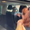 Zustieg eines Fahrgastes in ein Ruftaxi im Main-Tauber-Kreis: Mit dem Wegfall der Maskenpflicht werden auch die maximalen Fahrgastkapazitäten angehoben.