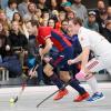 Christian Hoffmann (links) vom HTC Würzburg behauptet den Ball gegen Max Lassen vom Nürnberger HTC. Die Würzburger verloren ihr Heimspiel, wodurch sich am abschließenden Wochenende mit dem direkten Duell beim Rüsselsheimer RK entscheidet, ob die HTCW-Männer in der Zweiten Bundesliga bleiben.