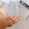 Eine heiße Dusche löste bei der Würzburger Polizei einen Feuerwehreinsatz aus (Symbolbild).