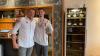 Für die Fernsehsendung "Mein Lokal, Dein Lokal" ist Mike Süsser (links) in der dritten Folge in Steven Tripolis (rechts) Restaurant "Ewig Leben" zu Gast.