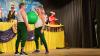 Ohne Worte, einfach nur schauen und herzerfrischend lachen: Zwei Männer mit Gymnastikball. Ohne Worte, einfach nur schauen und herzerfrischend lachen: Zwei Männer mit Gymnastikball.