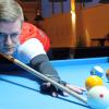 Der 23 Jahre alte Chemie-Doktorant Lukas Lubczky spielt seit 2018 beim 1. Pool-Billard-Club (PBC) Würzburg/Kitzingen. Bei den Landesmeisterschaften, die Ende Januar in Würzburg stattfanden, verpasste Lubczky in zwei Disziplinen knapp das Viertelfinale.