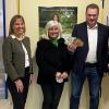 Auf dem Foto ist die Spendenübergabe zu sehen mit Monika Erhard, Rosemarie Sahlender, Simon C. Kuttenkeuler und Gabriele Lenz.