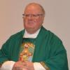 Diakon Michael Wahler beim Wortgottesdienst in der Kapelle der Forster Pfarrkirche. Er organisiert 2023 verschiedene Veranstaltungen in Schonungen.