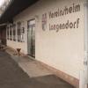 Am Sportheim des SV Langendorf hat der Zahn der Zeit deutliche Spuren hinterlassen, die möglichst bis zum Kommersabend im Juni getilgt sein sollen.