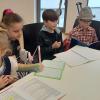 Eine Schulklasse beim VdK zu Gast (von links): Emma Hemmelmann, Silvana Gensler, David Honrath, Silas Hilpert und Emma Scheb. 
