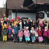 Das Geckenauer Feuerwehrheim wurde auch an diesem Faschingswochenende wieder zur närrischen Narrhalla. Mitten unter den Faschingsnarren auch das Bastheimer Prinzenpaar sowie Bürgermeister Tobias Seufert.
