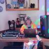 DJ Grünspatz heizt allen ein. DJ Grünspatz heizt allen ein.