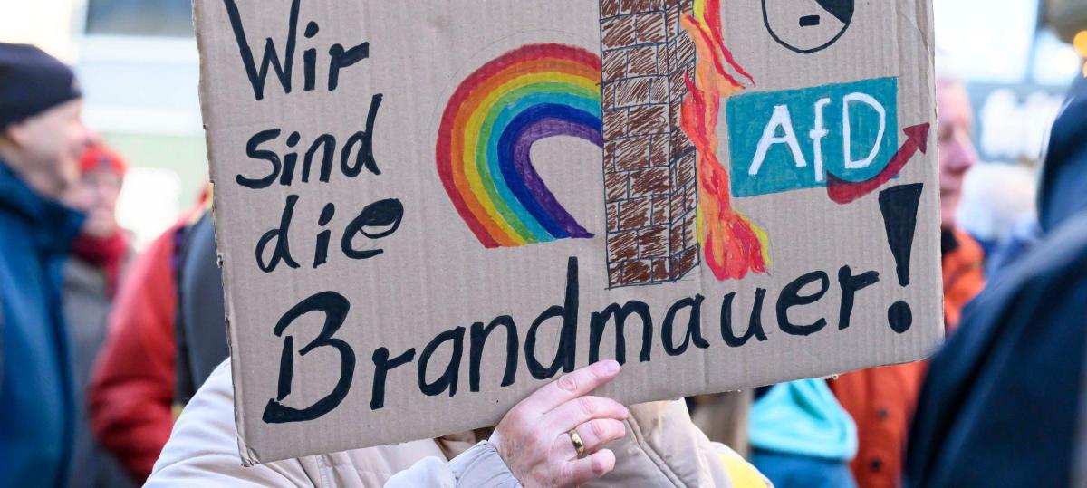Ulmer gehen an Halloween demonstrieren: „Dem Rechten Spuk ein Ende!“