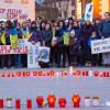 Bei der Demo gegen den Krieg in der Ukraine nahmen rund 600 Menschen teil und zogen am Freitag vom Hauptbahnhof durch die Würzburger Innenstadt.
