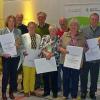 40 Jahre und länger - solange helfen diese Geehrten im Kreisverband Schweinfurt mit. Links Landrat Töpper.