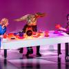 Teatime mit Alice, dem Märzhasen und dem Hutmacher. Da kann ja nichts schiefgehen, oder doch? (v.l. Alina Gitt, Sebastian Putz und Emil Schwarz) Teatime mit Alice, dem Märzhasen und dem Hutmacher. Da kann ja nichts schiefgehen, oder doch? (v.l. Alina Gitt, Sebastian Putz und Emil Schwarz)