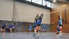 Karbacher Spielerinnen in Aktion: (von links) Ljubica Pesic sichert den Block von Lara Schubert und Heidi Häfner.