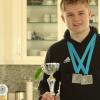 In zehn Monaten hat Maximilian Klein schon eine stattliche Anzahl an Pokalen und Medaillen gesammelt. Der Höhepunkt ist natürlich der Pokal für die Vize-Europameisterschaft. In zehn Monaten hat Maximilian Klein schon eine stattliche Anzahl an Pokalen und Medaillen gesammelt. Der Höhepunkt ist natürlich der Pokal für die Vize-Europameisterschaft.