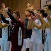 Die Volleyballer des TSV Röttingen bedanken sich in der Sporthalle Niederstetten für die Unterstützung von rund 300 Zuschauerinnen und Zuschauern.