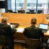 Vergleich am Landgericht Würzburg: Der Beklagte (links) soll den Eltern des erschossenen Polizeischülers Schmerzensgeld bezahlen.
