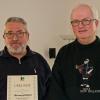 Im Bild (von links): Mitglied Hermann Stöhlein, 1. Vors. Bernd Winkel.