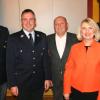 Stellvertretender Kommandant Markus Gümpelein und Kommandant Norbert Meeder wurden bei der Jahreshauptversammlung der Feuerwehr Enheim wiedergewählt, worüber sich Bürgermeister Rainer Ott, Landrätin Tamara Bischof und Kreisbrandrat Dirk Albrecht freuten (von links).