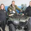 Die Eröffnung vom Radl & Quadstore von Vanessa und Pierre Hauck in Wiesentheid nutzte Bürgermeister Klaus Köhler (Mitte) zum Probesitzen.