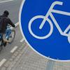 Im Interesse der Landkreisbürger: Der Landkreis baut Kreisstraßen aus und legt Radwege an.