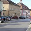 Das Thema Halteverbot und parkende Fahrzeuge, gerade in diesem Bereich der  Neumannstraße in Wiesentheid, beschäftigte den Gemeinderat.