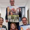 Präsentieren die "Freie Zeit" (von links):  Sozialreferentin Hülya Düber, Fachbereichsleiter Jugend und Familie Gunther Kunze, Anike Spehnkuch, Sachgebietsleiter Familie und Jugend Andreas Kaiser.
