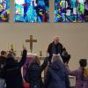 Kinderkirchenführung mit Pfarrer Bausenwein.