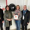 Auf dem Foto (von links): Torsten Keil (Sparkassenstiftung für den Landkreis Main-Spessart), Agnes Engelhardt (Bürgermeisterin), Michaela Neiderer (Schulleiterin) und Peter Schmitt (Sparkassenstiftung für den Landkreis Main-Spessart).