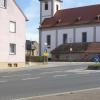 In der Ortsmitte, direkt vor der Verkehrsinsel, soll noch in diesem Jahr eine Querungshilfe für Fußgänger entstehen.