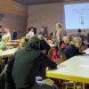 Gut gefüllt war die Sporthalle bei der Bürgerversammlung. Mithilfe der Städtebauförderung will die Gemeinde das in die Jahre gekommene Gebäude sanieren.