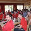 Unter den Kegelfans im vollbesetzten Zuschauerraum in Mittelstreu war auch Bürgermeister Stefan Kießner (braunes T-Shirt) Unter den Kegelfans im vollbesetzten Zuschauerraum in Mittelstreu war auch Bürgermeister Stefan Kießner (braunes T-Shirt)