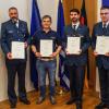 Auf dem Foto (von links): Ortsbeauftragter Timo Hennig, die Geehrten Dietmar Weierich, Michael Samer, Nicolai Gais und Florian Baumann sowie Karin Munzke, Leiterin der THW-Regionalstelle Karlstadt.