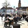 Die Frühlingssonne genießen, einkaufen und der Musik lauschen – so verbrachten viele Gäste den Sonntagnachmittag.