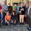 Ein Teil der Ehrenamtlichen des AWO Marie-Juchacz-Hauses beim Ehrenamtsfrühstück. Kniend vorne Einrichtungsleiter Raimund Binder, daneben Eva Bauer, Sozialdienst-Mitarbeiterin des Hauses und Koordinatorin für das Ehrenamt.