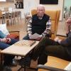 Pflegedienstleiter Bruno Kleinhenz, Vorsitzender Alois Heinisch und Vorstandsmitglied Bernhard Rösch beraten in der bereits eingerichteten Tagespflegeeinrichtung der Sozialstation Bad Neustadt letzte Details zur Eröffnung (von links)