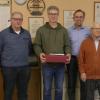 Mit viel Wehmut verabschiedete sich nach 18 Jahren als Chorleiter der Weikersheim Alexander Weber vom MGV Tauberrettersheim. Auf dem Foto von links Fritz Vogt, Egid Löber, Alexander Weber, Burkhard Kutschera, Stefan Nörpel und Alois Muhler.