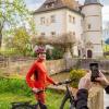 Rast am Wasserschloss Kleinbardorf.