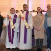 Im Bild: Alexandra Göbel, Pfarrer Thomas Amrehn, Pfarrer Tobias Wölfel, Sängerin Tetiana Makarova und Gitarrist Eugen de Ryck.