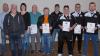 Die Vorstandsspitze beim Sportverein Hüttenheim bilden (von links) Frank Köller, Wolfgang Stadtelmeyer und Carina Ruß. Geehrt wurden Elmar Uhl und Norbert Gonschorek, zudem zeichnete Andreas Ruß die Fußballer Holger Götzelmann, Thorsten Gräf und Pascal Meyer aus.