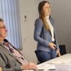 Lisa Kötting, Klimaschutzmanagerin im Landkreis Haßberge, informierte Bürgermeister Helmut Dietz (links) und den Gemeinderat über den Klimapakt. Lisa Kötting, Klimaschutzmanagerin im Landkreis Haßberge, informierte Bürgermeister Helmut Dietz (links) und den Gemeinderat über den Klimapakt.