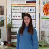 Leonie Fuchs vor ihrem Präsentationsstand.