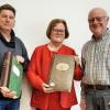Norbert Menninger, Bürgermeisterin Klara Schömig und Feldgeschworenenobmann Manfred Wolf.