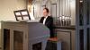 Premiere gelungen: Während des Festaktes griff KMD Georg Stanek erstmals in die Tasten der restaurierten Steinmeyer-Orgel.