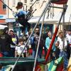 So manches Kind wollte einmal "hoch hinaus", mit dem Bungee-Trampolin standen die Chancen beim verkaufsoffenen Sonntag gut.