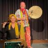 Erzählerin Natalie Melchior und Trommler Bousch.