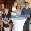 Große Preisverleihung im Kitzinger Rathaus. OB Stefan Güntner und Jury-Mitglied Frank Freihofer rahmen die Geehrten ein: Klaus Roller, Volker Sebold, Helga Korb, Eddi Kieser, Friedrich Gottschalk, Hans Häberlein und Karin Krämer. Fotos: Ralf Dieter Große Preisverleihung im Kitzinger Rathaus. OB Stefan Güntner und Jury-Mitglied Frank Freihofer rahmen die Geehrten ein: Klaus Roller, Volker Sebold, Helga Korb, Eddi Kieser, Friedrich Gottschalk, Hans Häberlein und Karin Krämer. Fotos: Ralf Dieter
