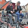 Für den Festzug hatten die Altenschönbacher auch ihre alte Feuerspritze mitgebracht.